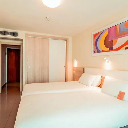 Marina - The Original Vibe Hotel